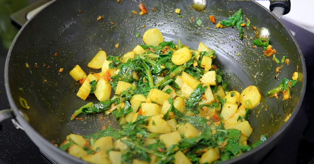 Mooli Patte ki Sabji Recipe