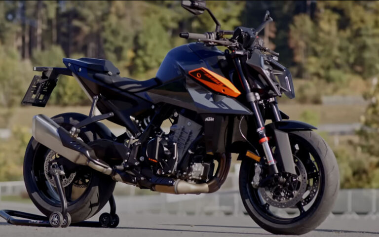 2024 KTM 990 Duke