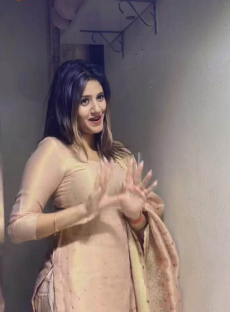 Anjali arora viral video
