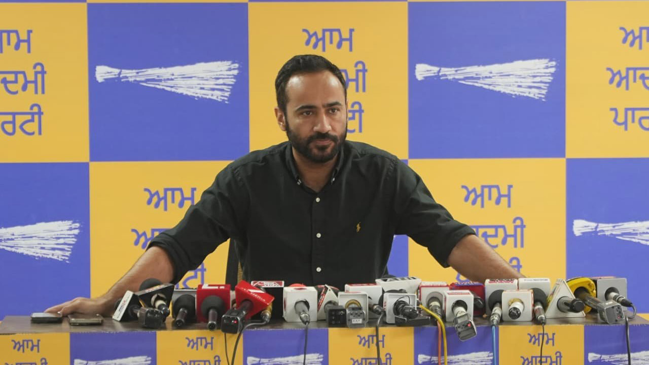 Attempt to Break AAP Through ED CBI Raids Meet Hayer Accuses Amit Shah