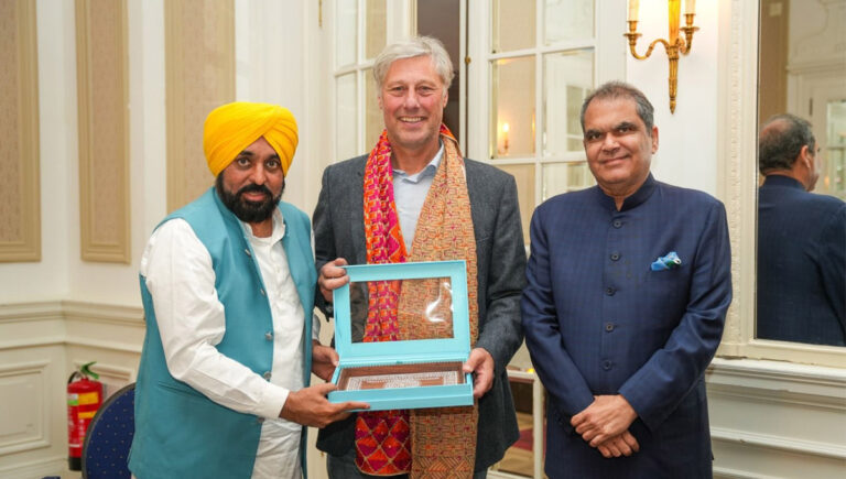 Bhagwant Mann Meets Great Hockey Player Floris Jan Bovelander