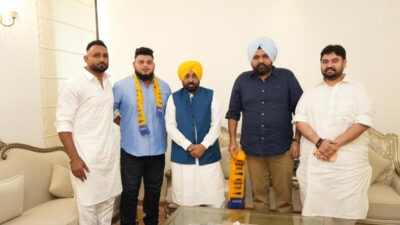 रुस्तम-ए-हिन्द पहलवान Preetpal Phagwara आप में शामिल