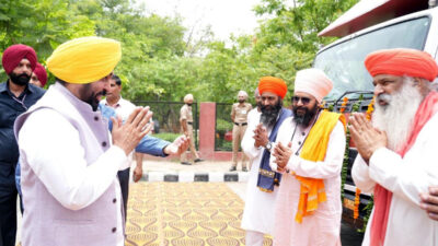 50 documentary vans set out to spread the message of Shri Guru Ravidas Ji