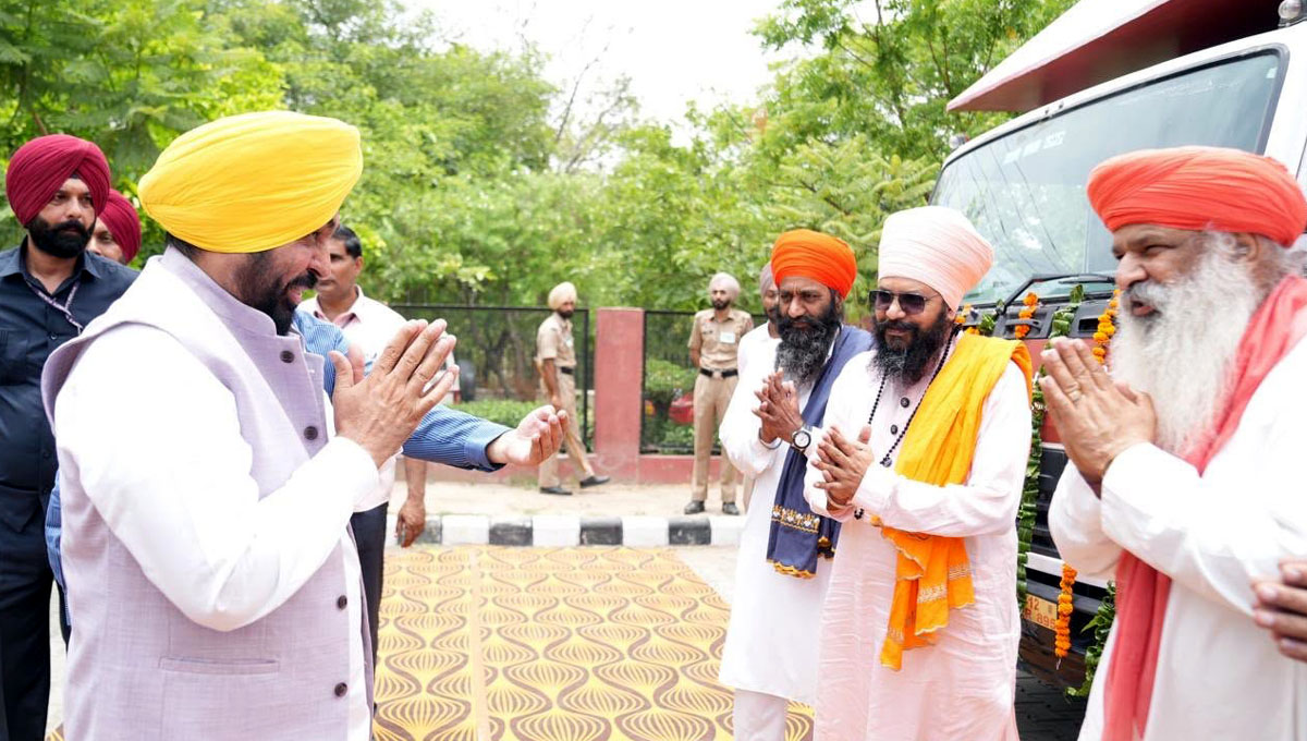 50 documentary vans set out to spread the message of Shri Guru Ravidas Ji