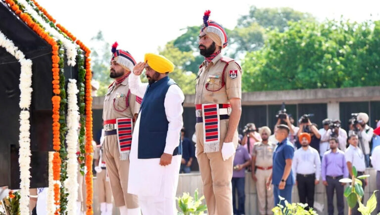 Kargil Vijay Diwas - Bhagwant Mann pays tribute to the martyrs