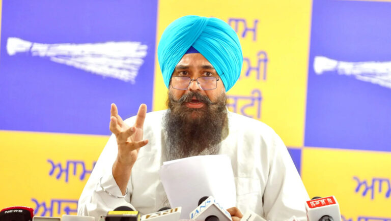 Malvinder Kang clarifies stance on the Jagat Jyot Guru Granth Sahib respect bill