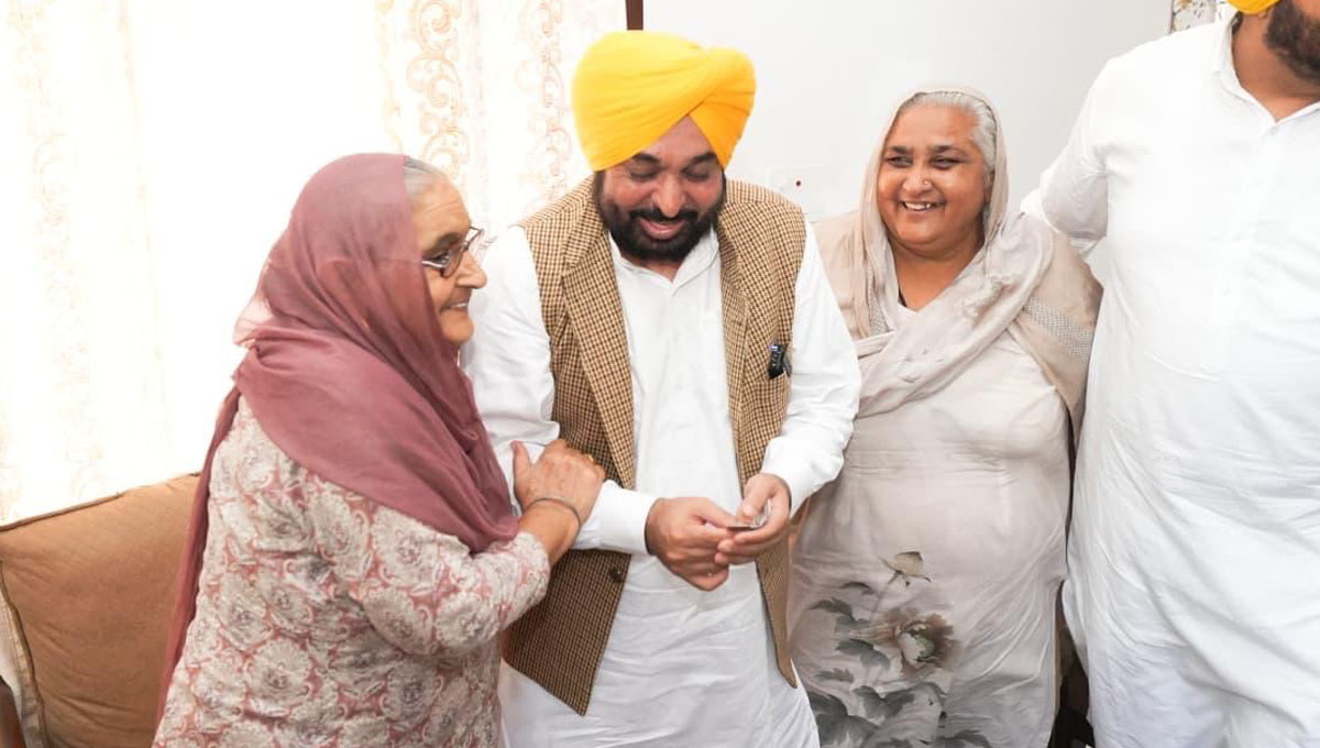 Bhagwant Mann launched the door-to-door election campaign from Dhuri