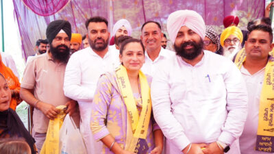 Punjab Congress - Dozens of families, including a Sarpanch, join AAP