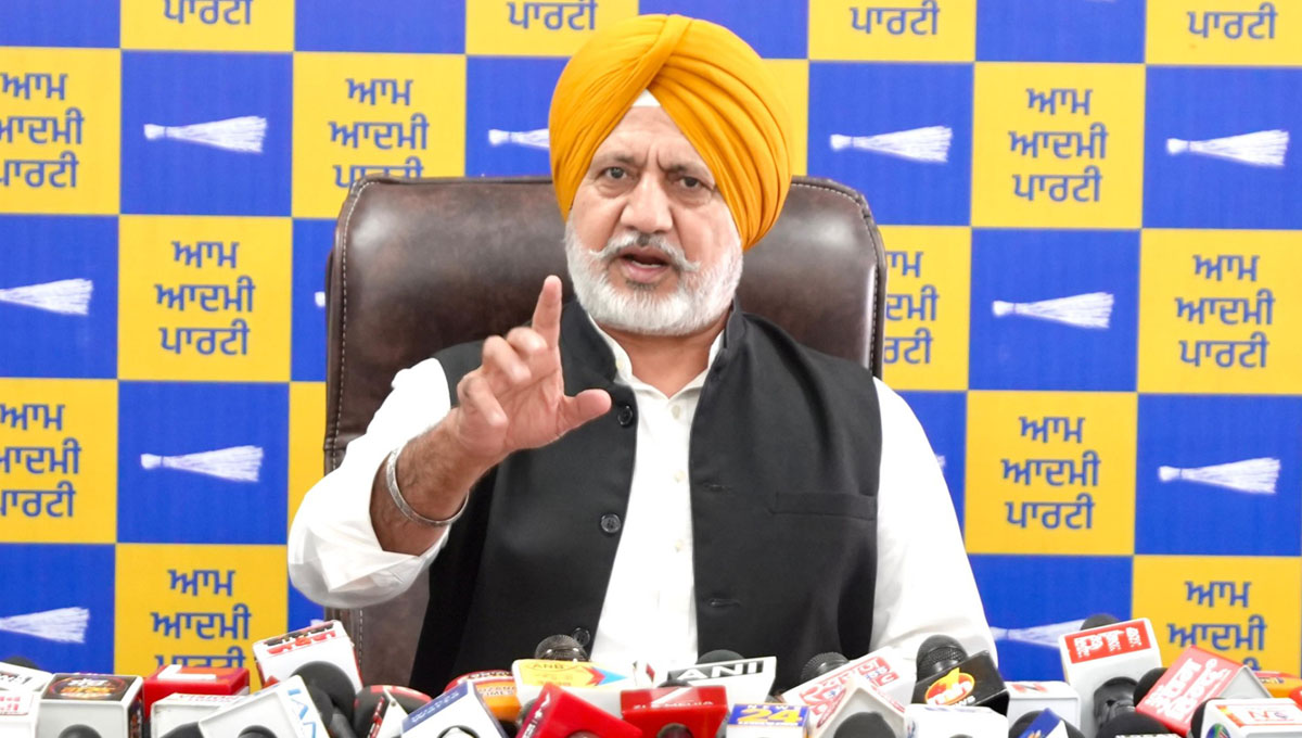 AAP attacks the Badal Save Punjab campaign